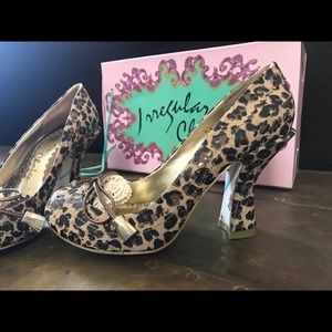 Leopard and Lace high heels!